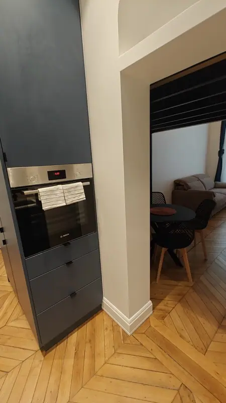 Colonne de cuisine sur mesure avec four encastré