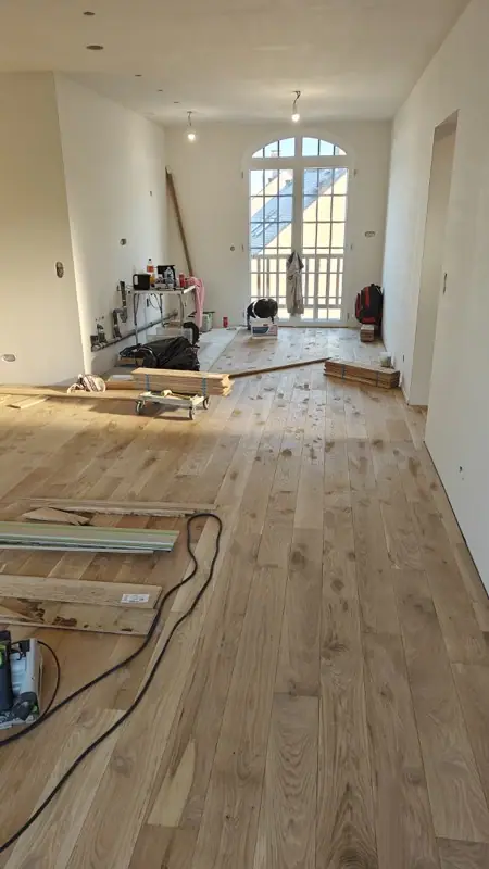 Séjour après la pose du parquet