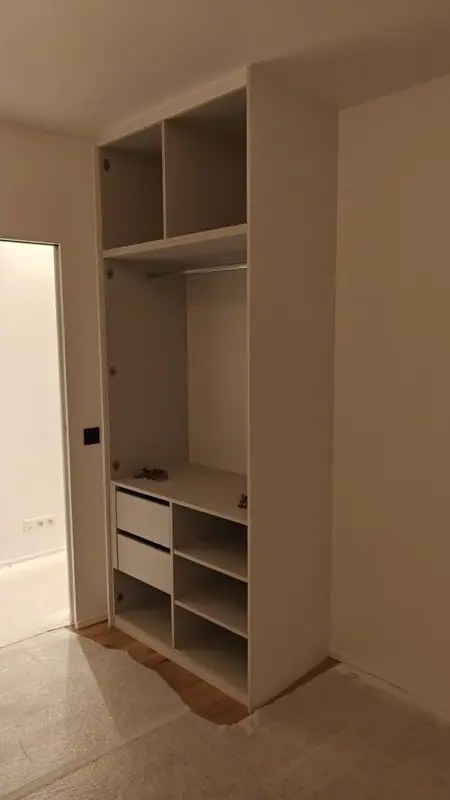 Dressing sur mesure avec étagères et tiroirs