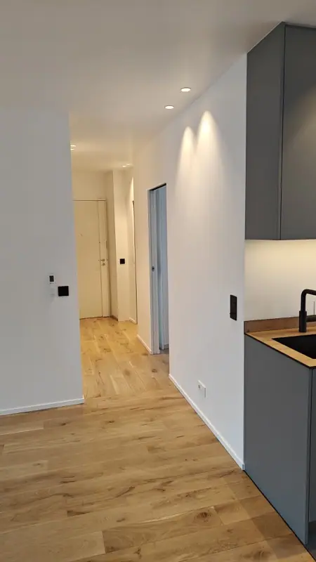 Couloir ouvert sur la cuisine